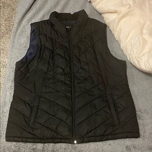 GAP Women's Black Puffer Vest